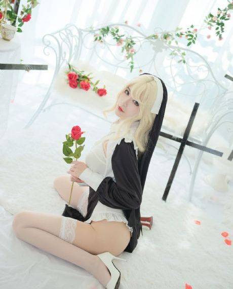 欧美眉毛画法用胶布粘_4K在线观看完整版